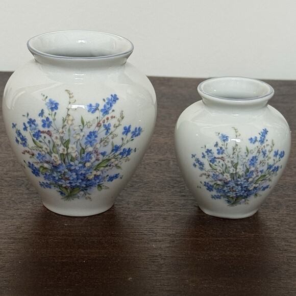 Forget Me Not Floral Porcelain Vase 2 Vases Blue White Floral Bouquet Home Decor - Picture 1 of 15